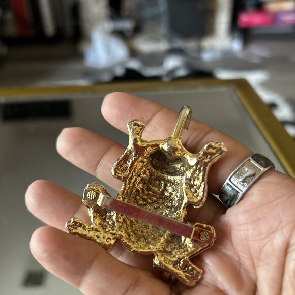 VTG Gold Frog Pin Brooch Small Perfect for Hats, Lapels, Bags etc - Picture 7 of 7